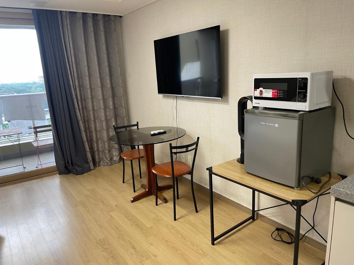 Spacious Luxury Condo W/ Kitchen Beside Hilton Clark D'Heights Mabalacat Екстер'єр фото